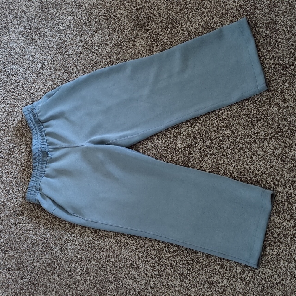 Lululemon Brushed Softstreme straight leg crop 24” sz 6